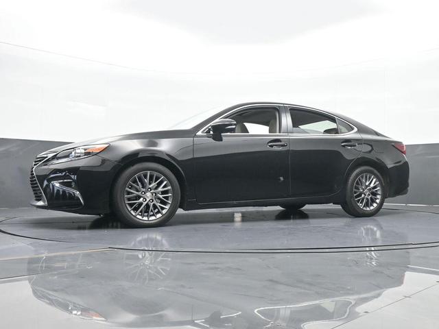 Photo of 2018 Black Lexus ES 350