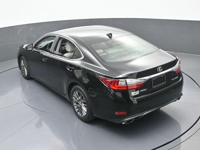 Photo of 2018 Black Lexus ES 350