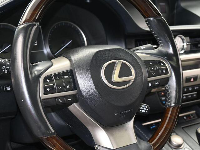 Photo of 2018 Black Lexus ES 350