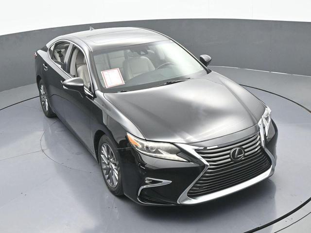 Photo of 2018 Black Lexus ES 350