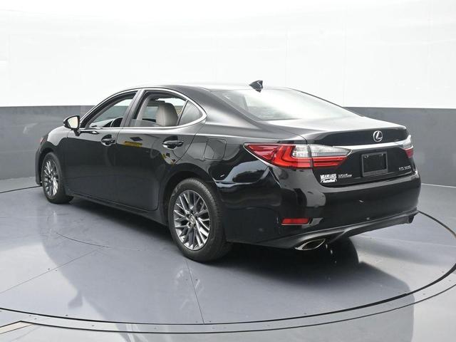 Photo of 2018 Black Lexus ES 350