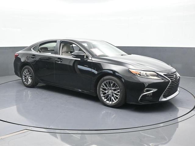 Photo of 2018 Black Lexus ES 350