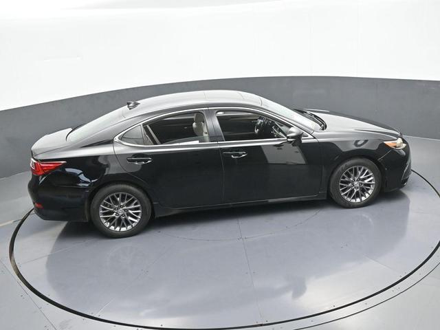 Photo of 2018 Black Lexus ES 350