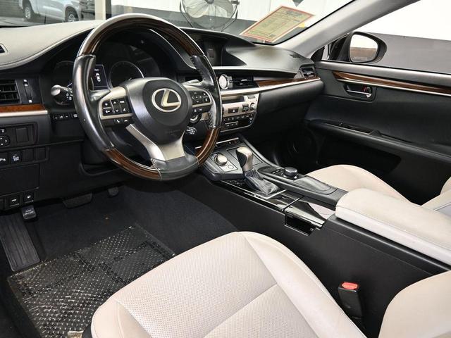Photo of 2018 Black Lexus ES 350