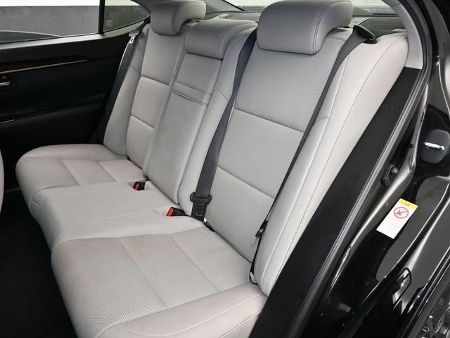 Photo of 2018 Black Lexus ES 350
