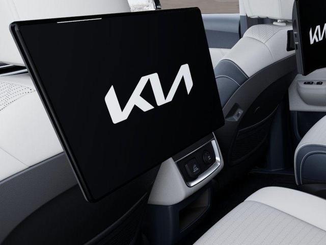 Photo of 2025 Ivory Silver Kia Carnival Hybrid