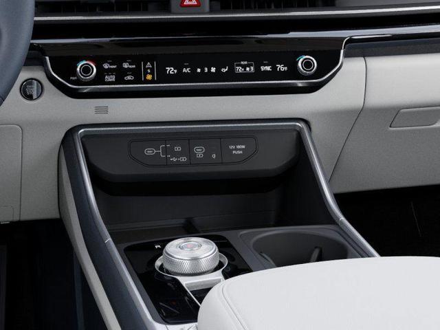 Photo of 2025 Ivory Silver Kia Carnival Hybrid