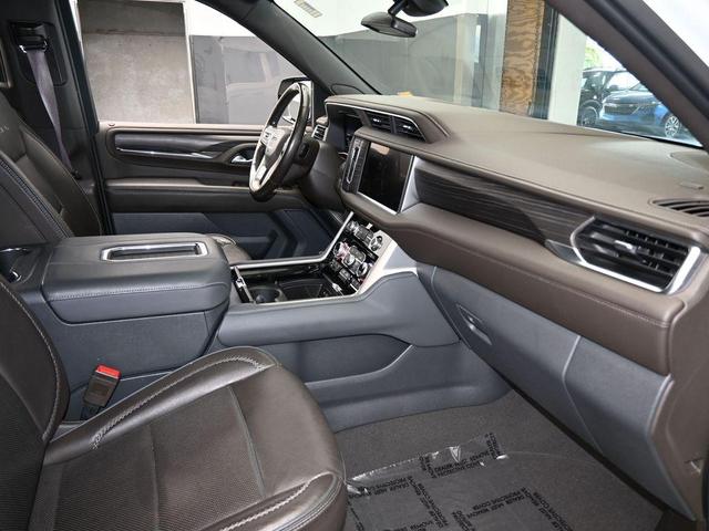 Photo of 2022 White Frost Tri-Coat GMC Yukon XL
