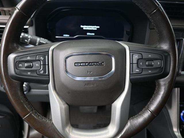 Photo of 2022 White Frost Tri-Coat GMC Yukon XL