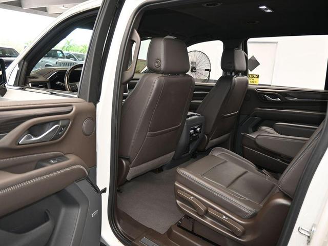 Photo of 2022 White Frost Tri-Coat GMC Yukon XL