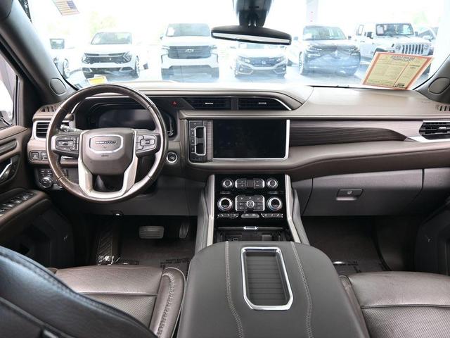 Photo of 2022 White Frost Tri-Coat GMC Yukon XL