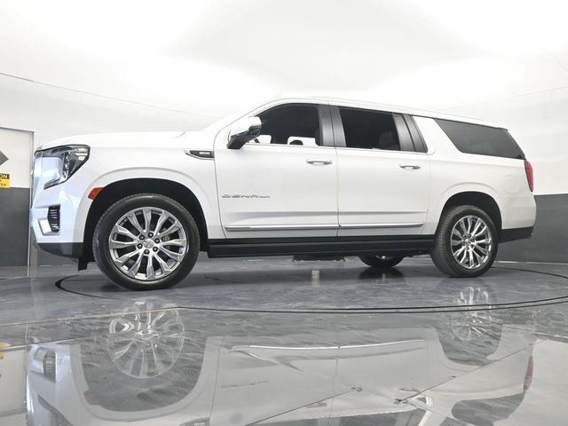 Photo of 2022 White Frost Tri-Coat GMC Yukon XL
