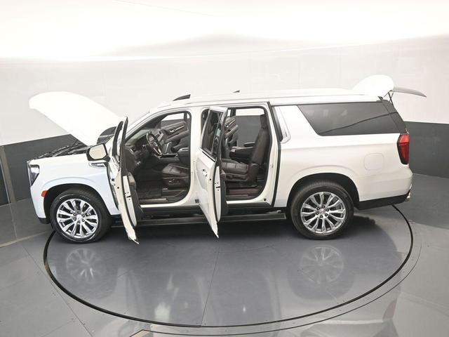 Photo of 2022 White Frost Tri-Coat GMC Yukon XL