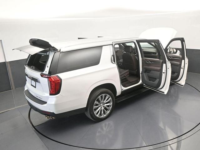 Photo of 2022 White Frost Tri-Coat GMC Yukon XL