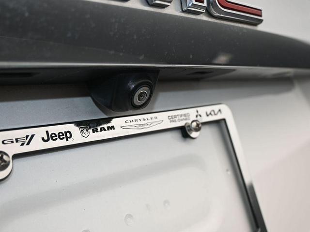 Photo of 2022 White Frost Tri-Coat GMC Yukon XL