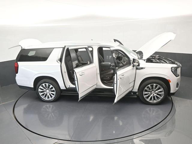 Photo of 2022 White Frost Tri-Coat GMC Yukon XL