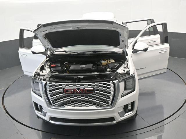 Photo of 2022 White Frost Tri-Coat GMC Yukon XL