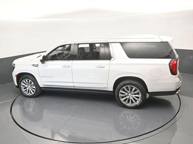 Photo of 2022 White Frost Tri-Coat GMC Yukon XL