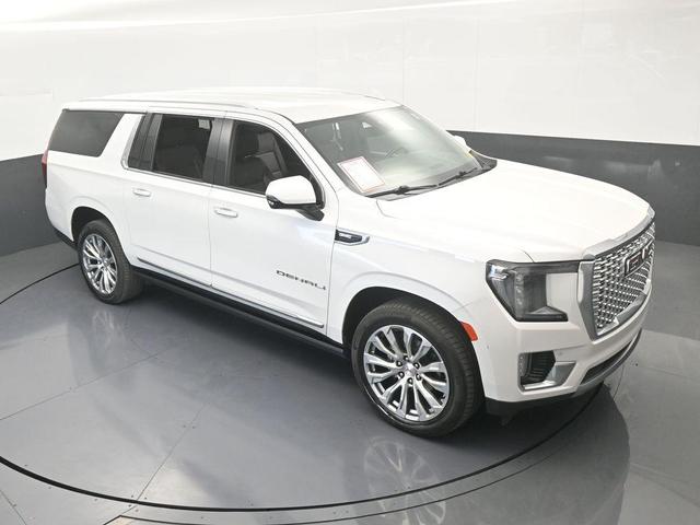 Photo of 2022 White Frost Tri-Coat GMC Yukon XL