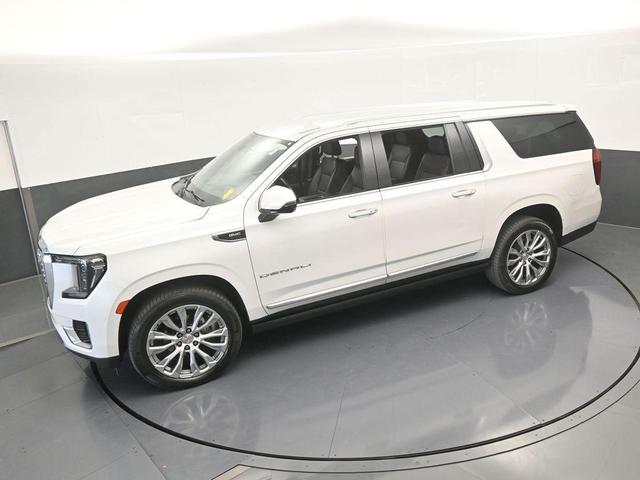 Photo of 2022 White Frost Tri-Coat GMC Yukon XL