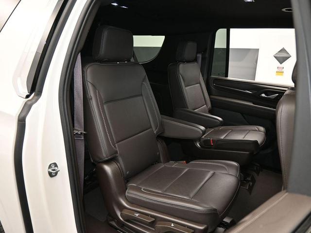 Photo of 2022 White Frost Tri-Coat GMC Yukon XL