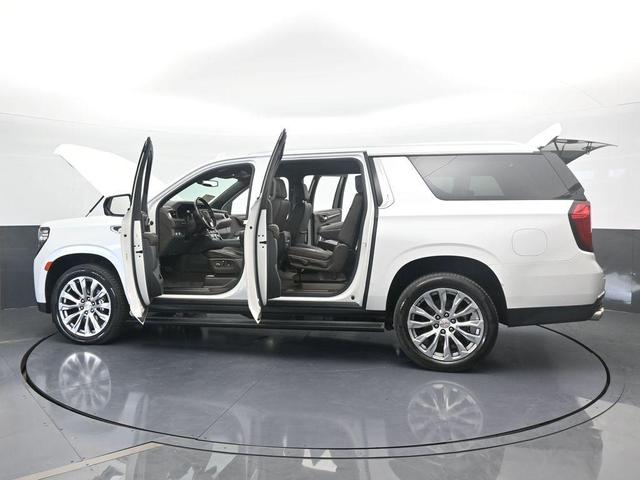 Photo of 2022 White Frost Tri-Coat GMC Yukon XL