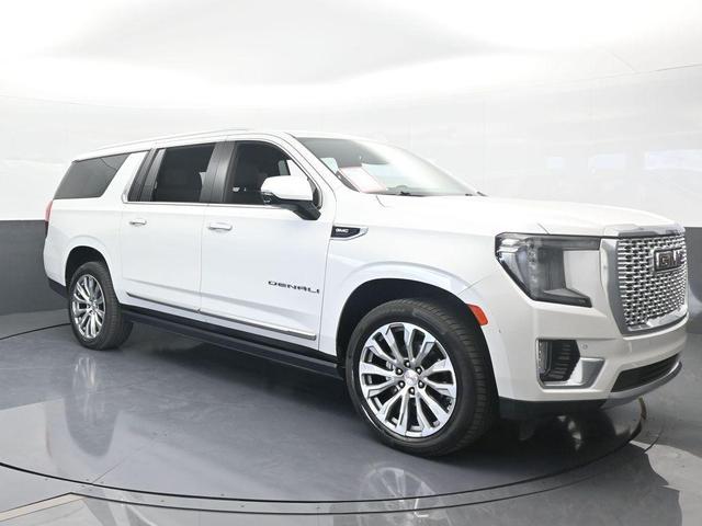 Photo of 2022 White Frost Tri-Coat GMC Yukon XL