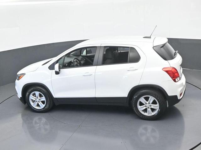 Photo of 2022 Summit White Chevrolet Trax