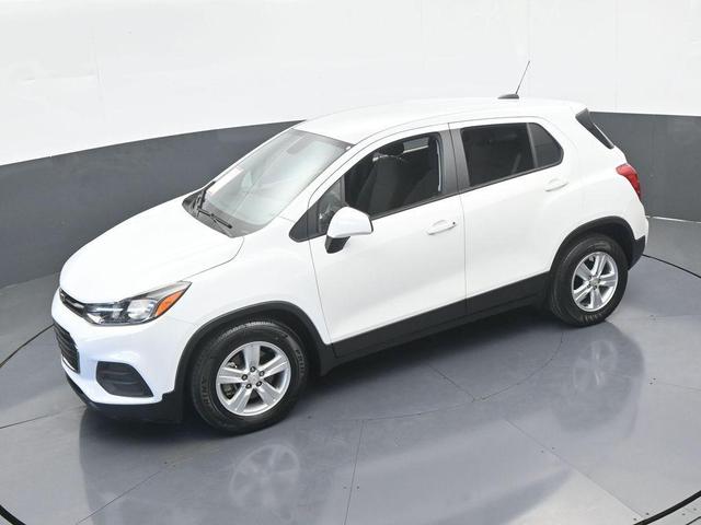 Photo of 2022 Summit White Chevrolet Trax