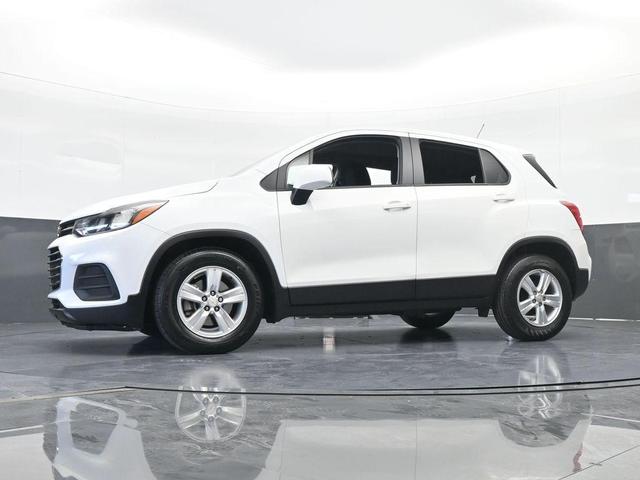 Photo of 2022 Summit White Chevrolet Trax