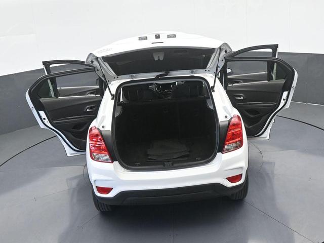 Photo of 2022 Summit White Chevrolet Trax