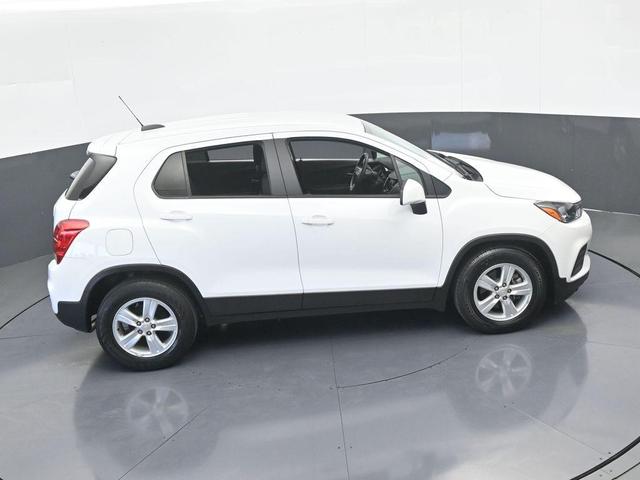 Photo of 2022 Summit White Chevrolet Trax