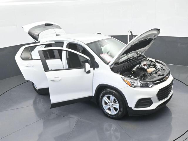 Photo of 2022 Summit White Chevrolet Trax