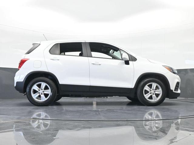 Photo of 2022 Summit White Chevrolet Trax