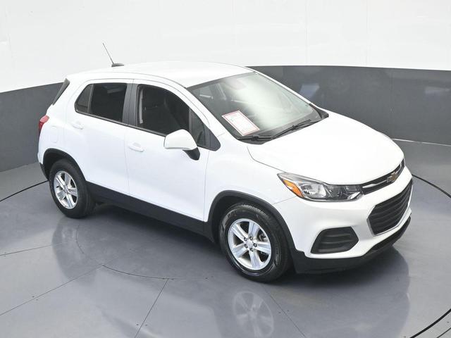 Photo of 2022 Summit White Chevrolet Trax
