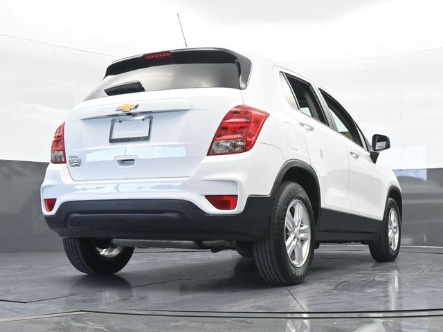 Photo of 2022 Summit White Chevrolet Trax