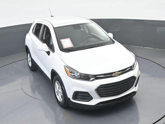 Photo of 2022 Summit White Chevrolet Trax