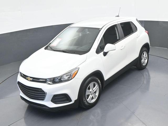 Photo of 2022 Summit White Chevrolet Trax