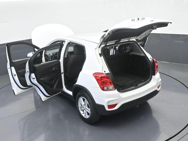 Photo of 2022 Summit White Chevrolet Trax