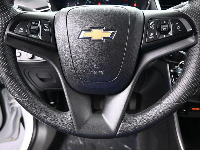 Photo of 2022 Summit White Chevrolet Trax