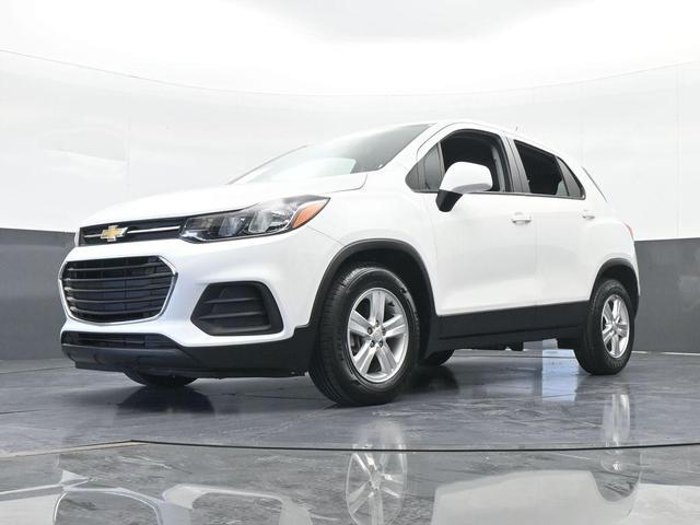Photo of 2022 Summit White Chevrolet Trax