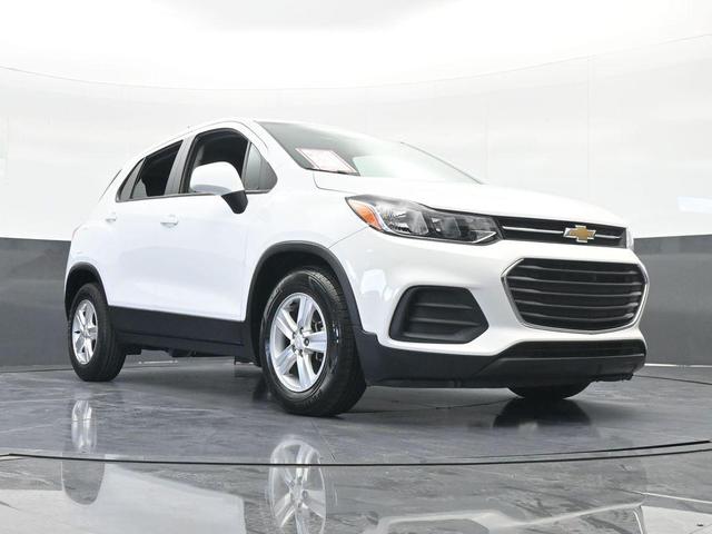Photo of 2022 Summit White Chevrolet Trax