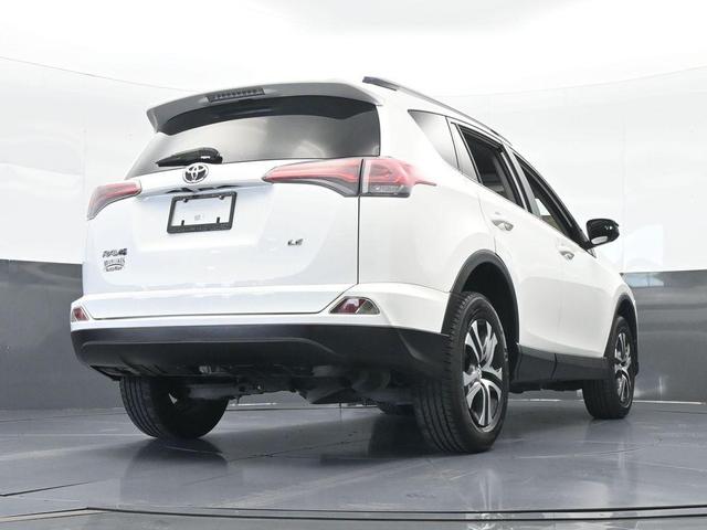 Photo of 2017 White Toyota RAV4