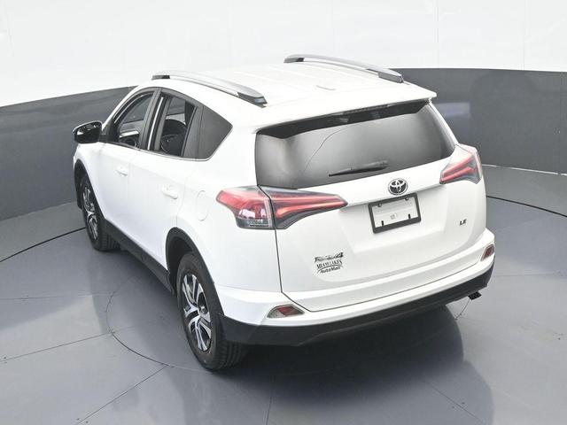 Photo of 2017 White Toyota RAV4