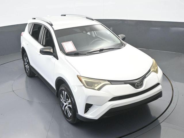 Photo of 2017 White Toyota RAV4