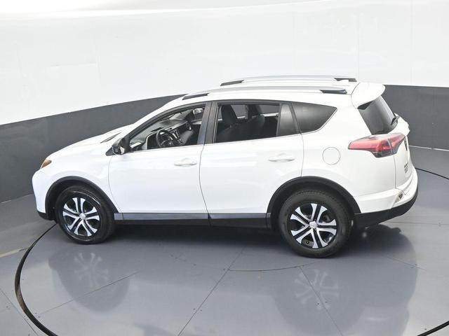 Photo of 2017 White Toyota RAV4