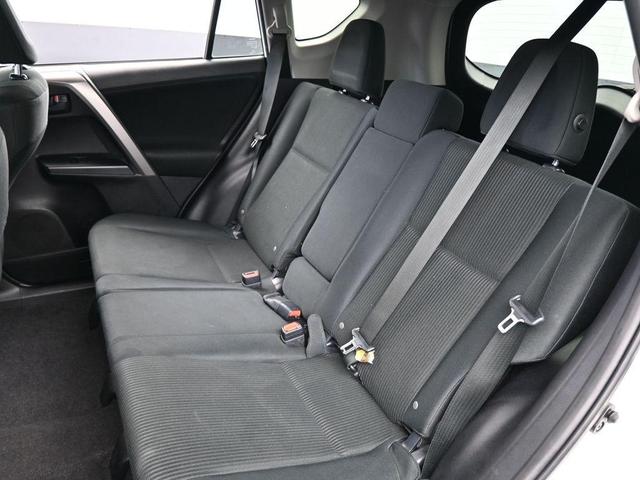 Photo of 2017 White Toyota RAV4