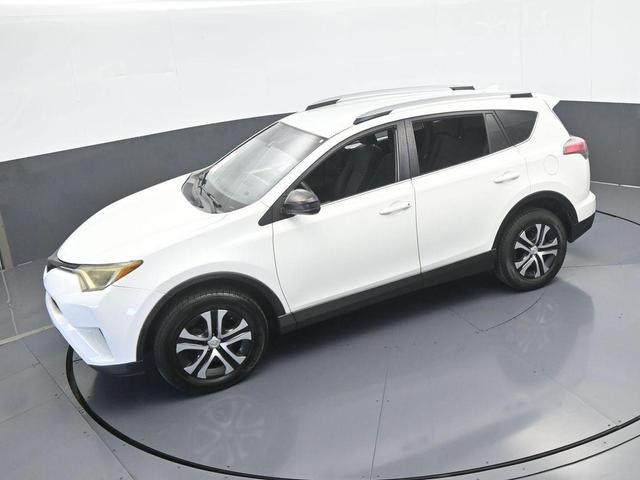 Photo of 2017 White Toyota RAV4