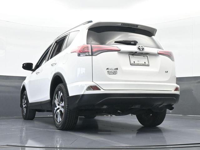 Photo of 2017 White Toyota RAV4