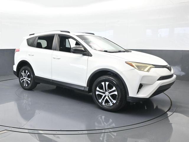Photo of 2017 White Toyota RAV4
